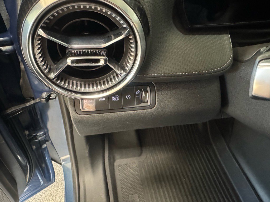 Used 2025 Chevrolet Equinox LT w/ Convenience Package II image 19