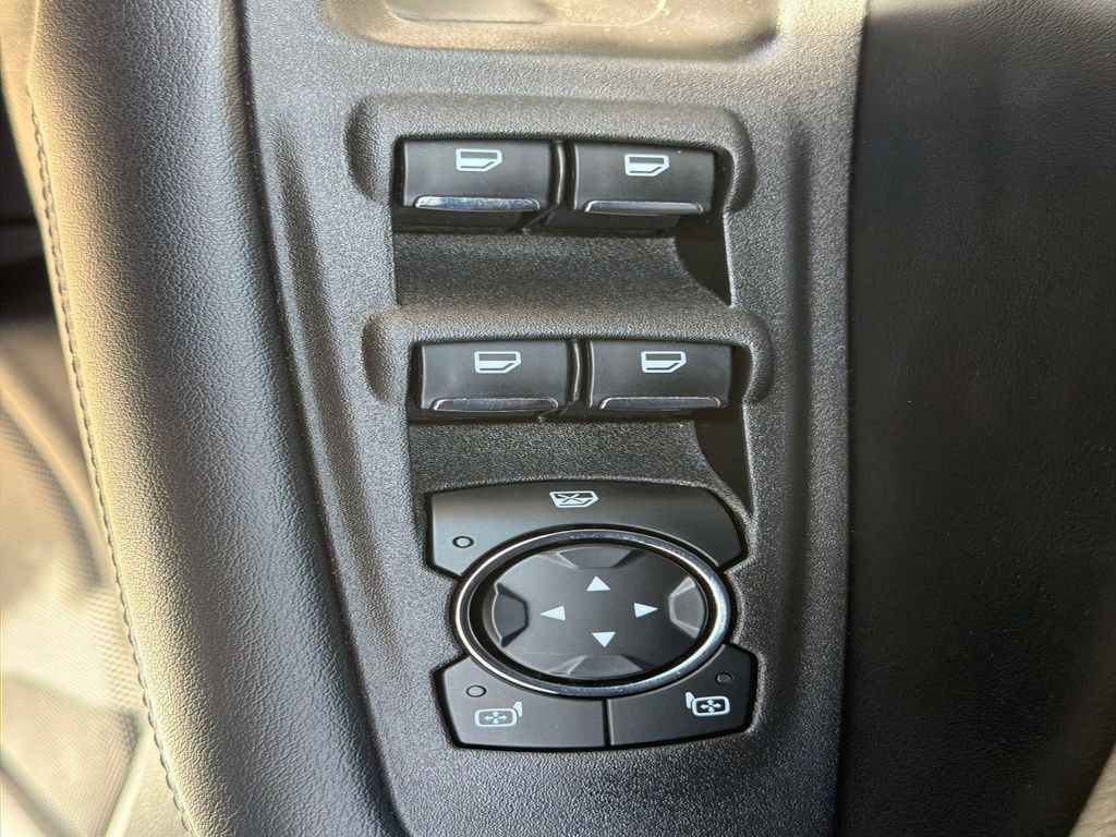 Used 2024 Ford Edge SE w/ Black Appearance Package AWD/4WD image 18