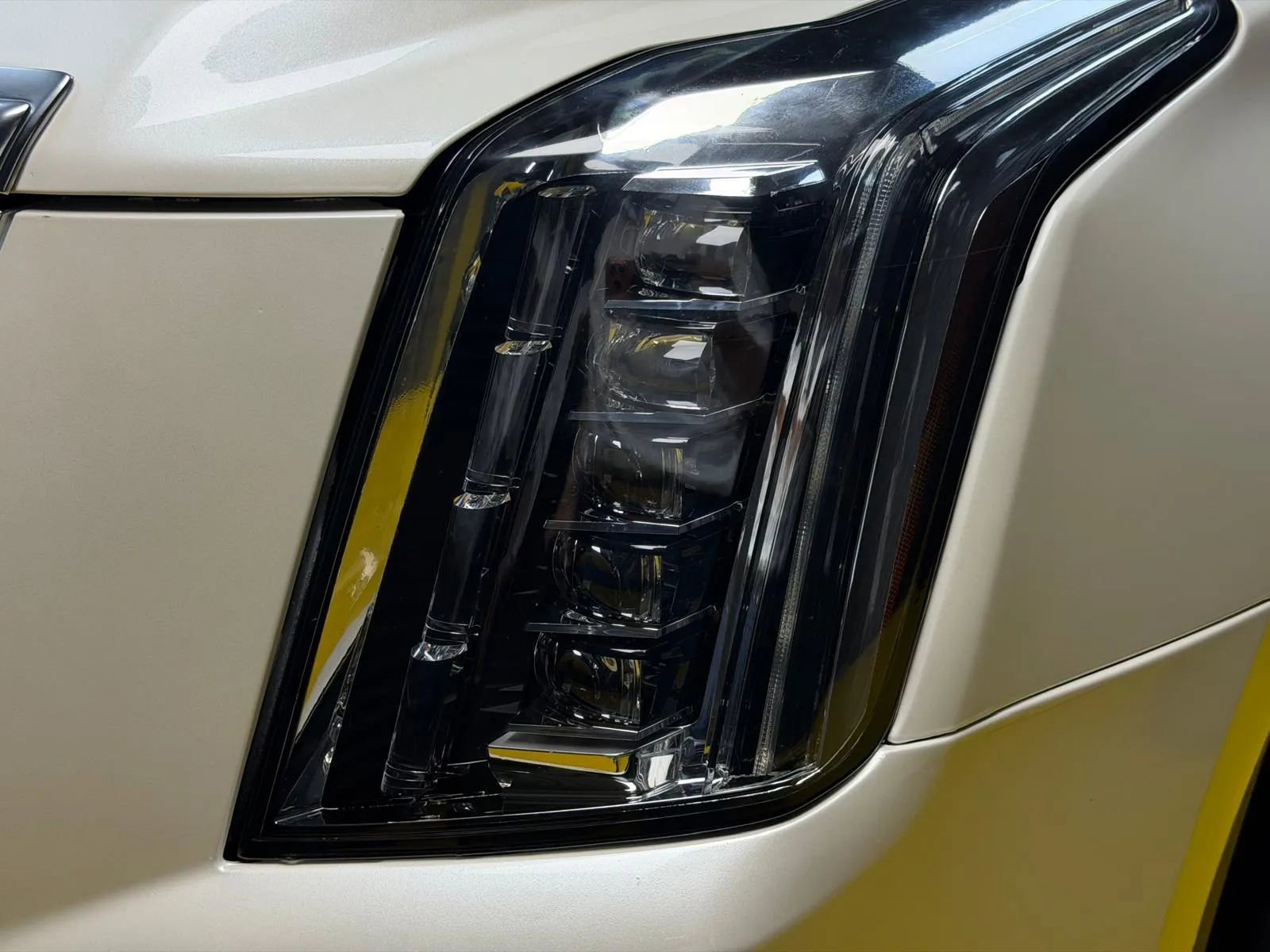 Used 2015 Cadillac Escalade Premium AWD/4WD image 9