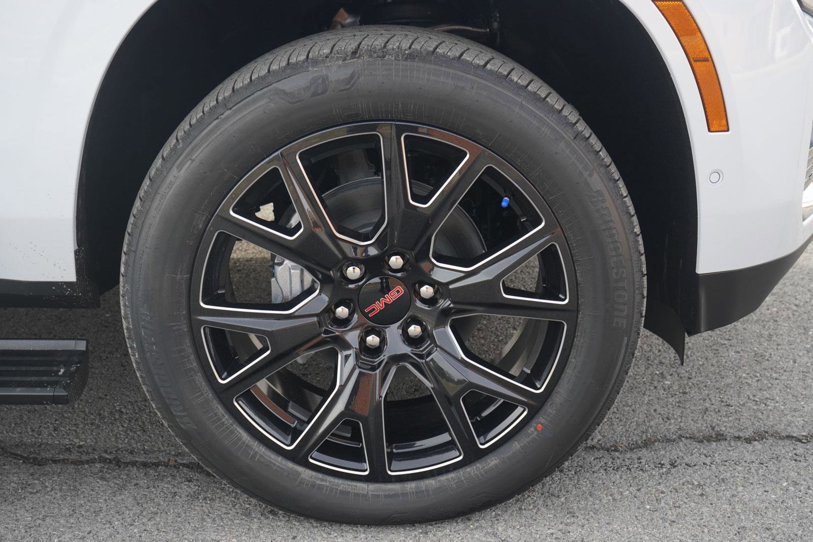 New 2026 GMC Yukon XL Denali w/ Sun & Power Step Package image 13