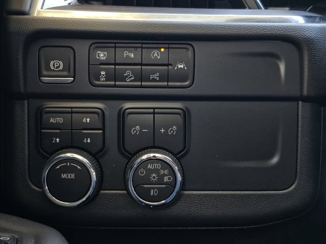 Used 2025 Chevrolet Tahoe Z71 AWD/4WD image 38