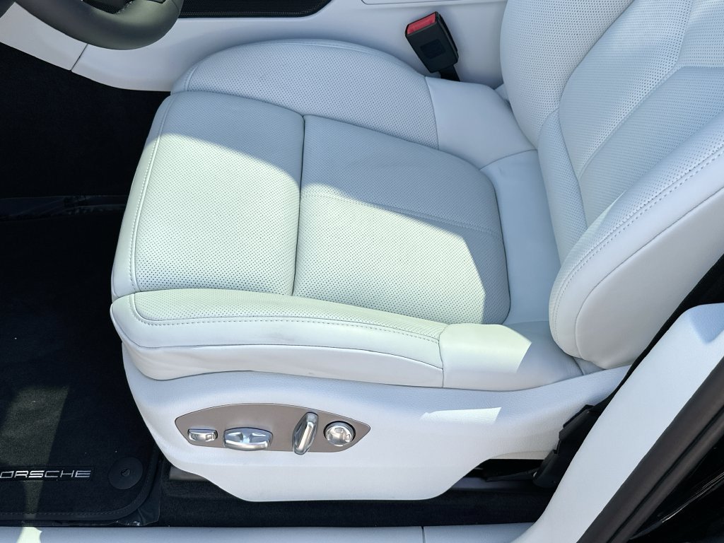 New 2026 Porsche Macan AWD/4WD image 22