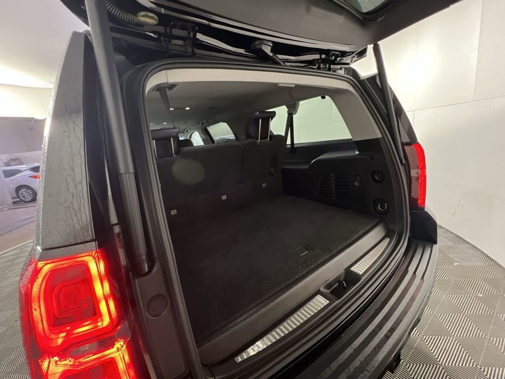 Used 2019 Chevrolet Suburban LT image 27