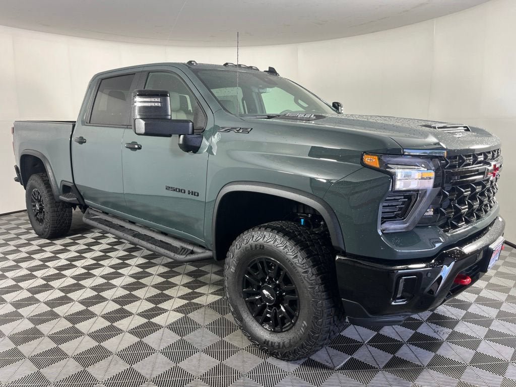New 2026 Chevrolet Silverado 2500 ZR2 w/ LPO, Dark Essentials Package