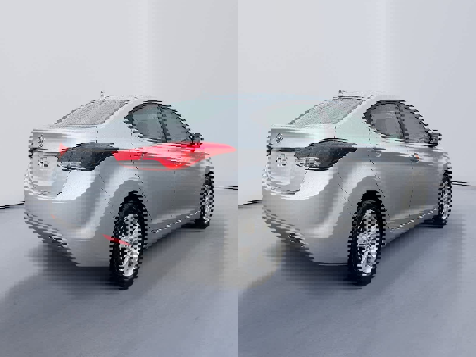 Used 2011 Hyundai Elantra GLS w/ Navigation Pkg 4 image 3