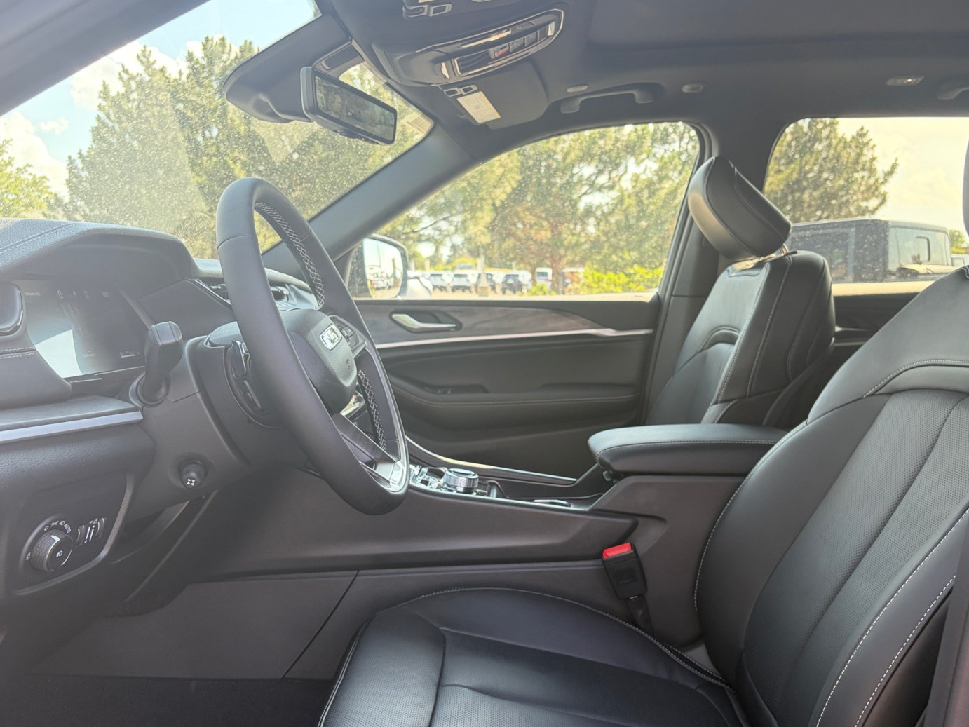 New 2026 Jeep Grand Cherokee Limited AWD/4WD image 15