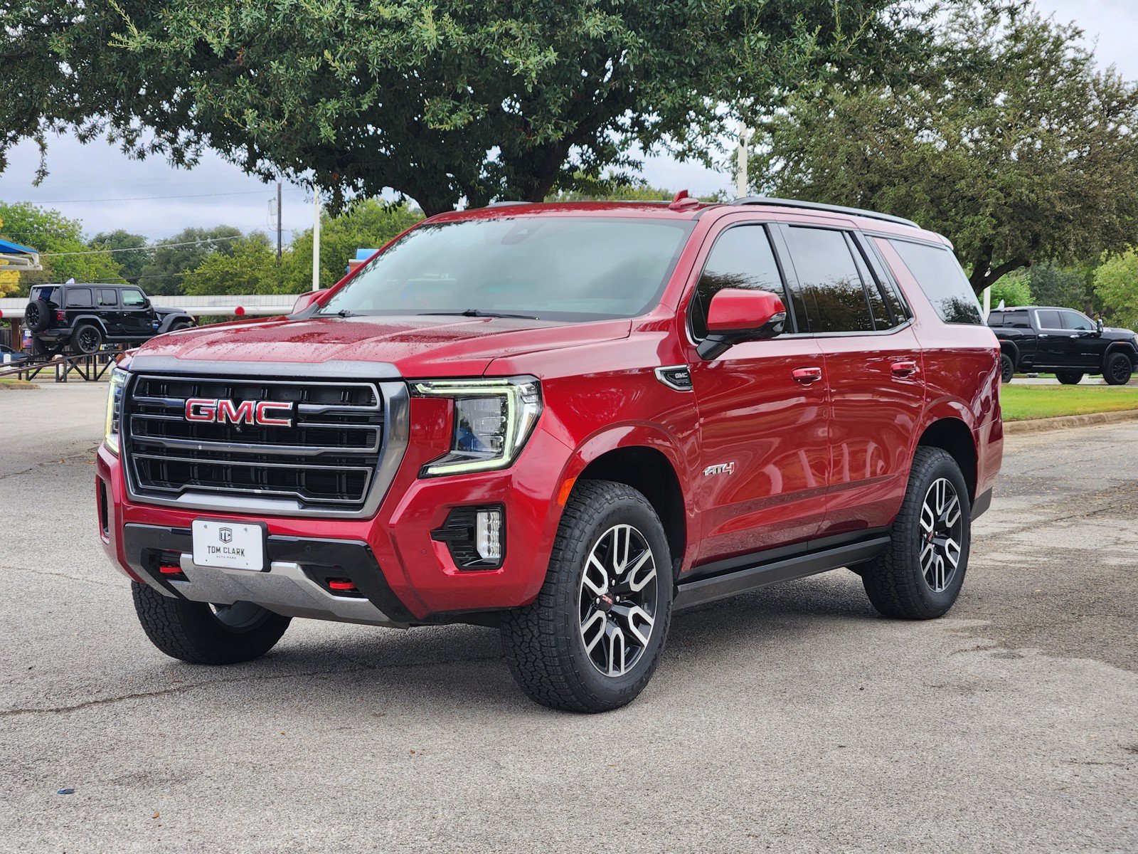 Used 2021 GMC Yukon AT4 w/ AT4 Premium Plus Package AWD/4WD image 2
