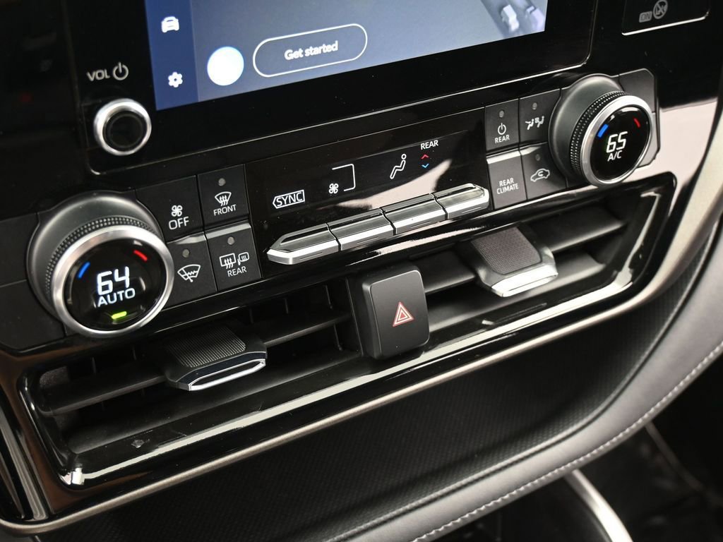 Used 2023 Toyota Highlander LE image 25