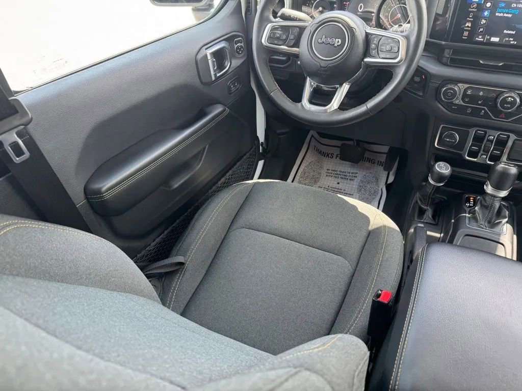 Used 2024 Jeep Wrangler Unlimited Sahara AWD/4WD image 21