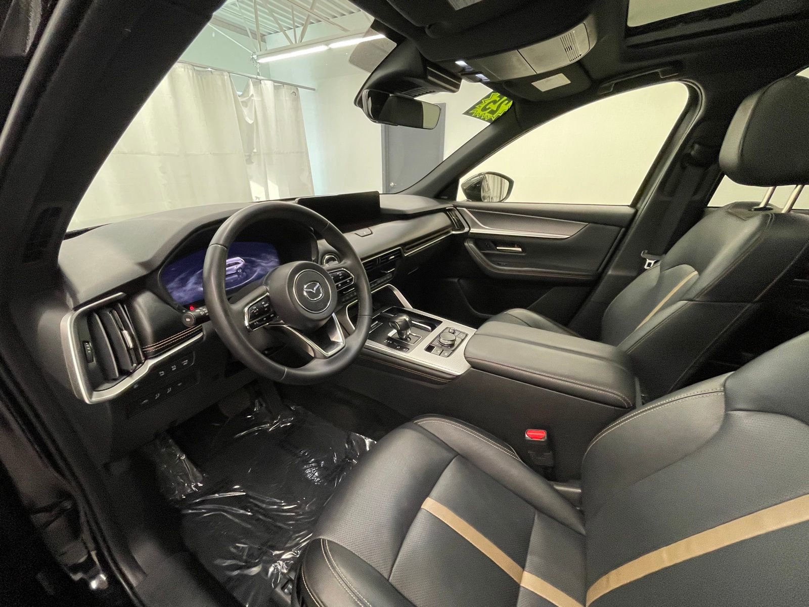 Used 2025 MAZDA CX-90 3.3 Turbo w/ Premium Plus Pkg image 10
