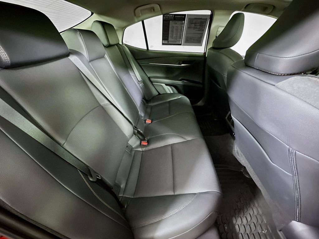 Used 2025 Toyota Camry XLE FWD image 11