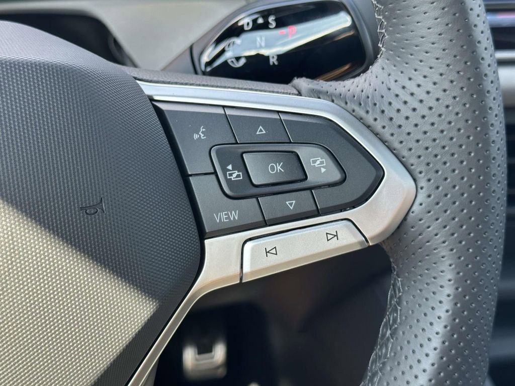 New 2026 Volkswagen Tiguan SE R-Line AWD/4WD image 18