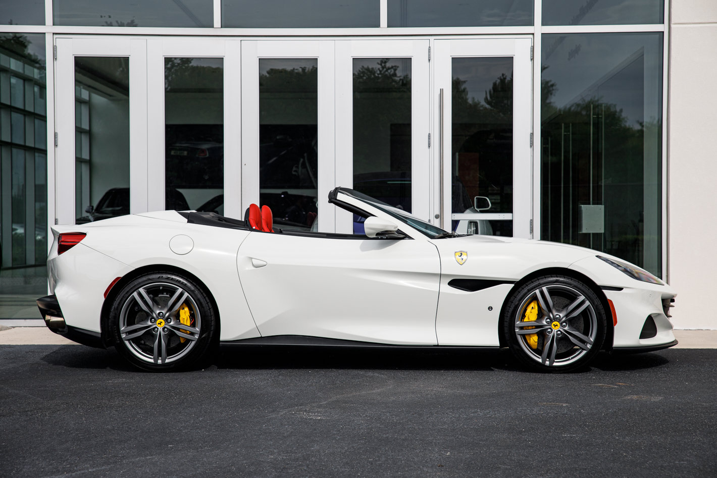 Used 2023 Ferrari Portofino M RWD image 18
