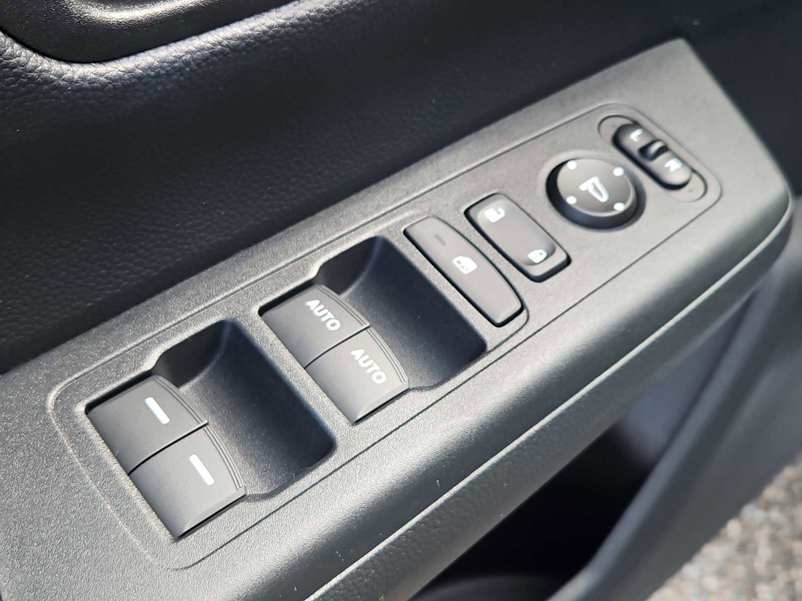 Certified 2025 Honda CR-V Sport image 26