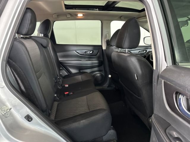 Used 2018 Nissan Rogue SV w/ Sun & Sound Touring Package image 27