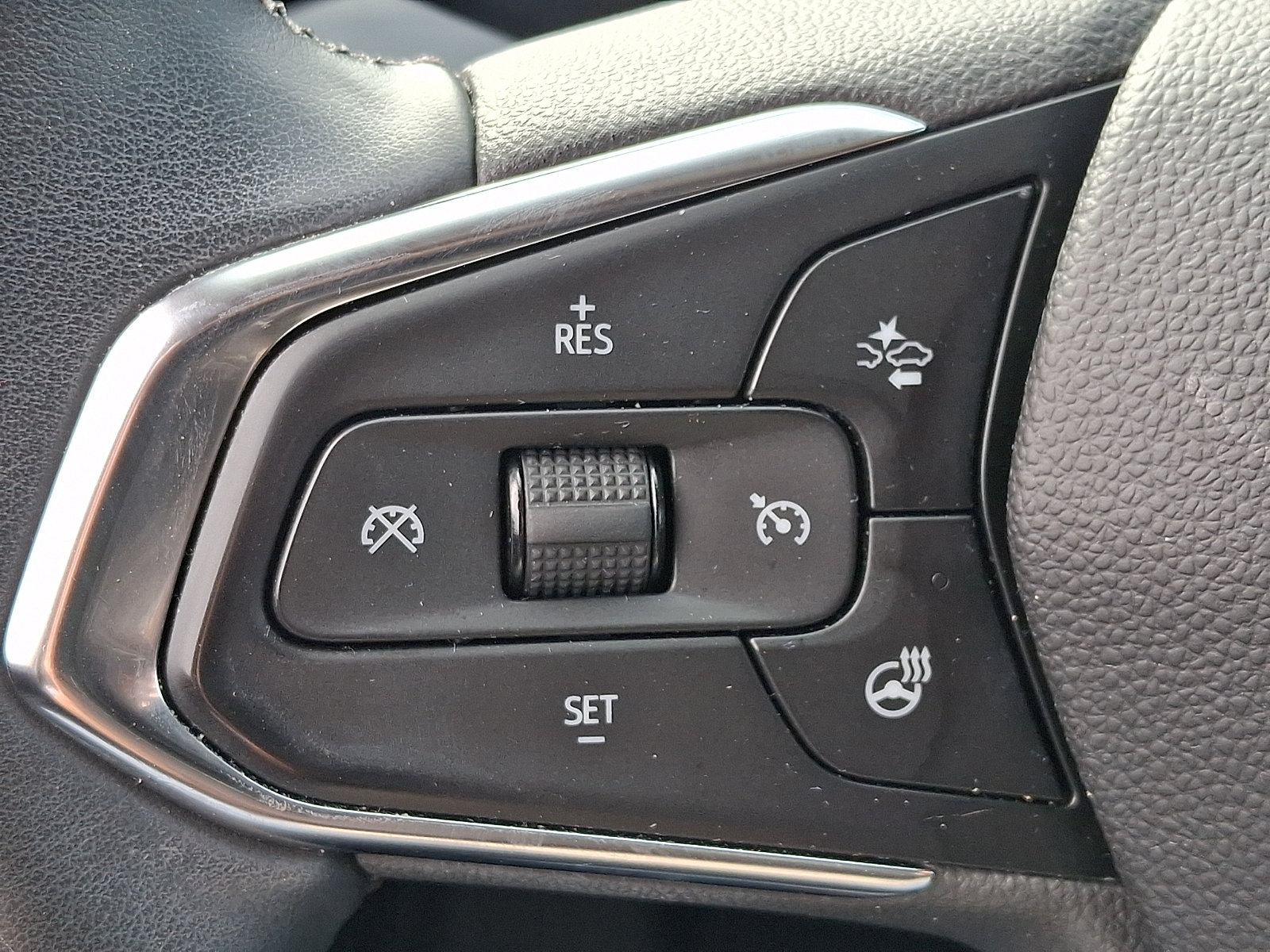 Certified 2024 Chevrolet Trax ACTIV w/ Driver Confidence Package FWD image 21