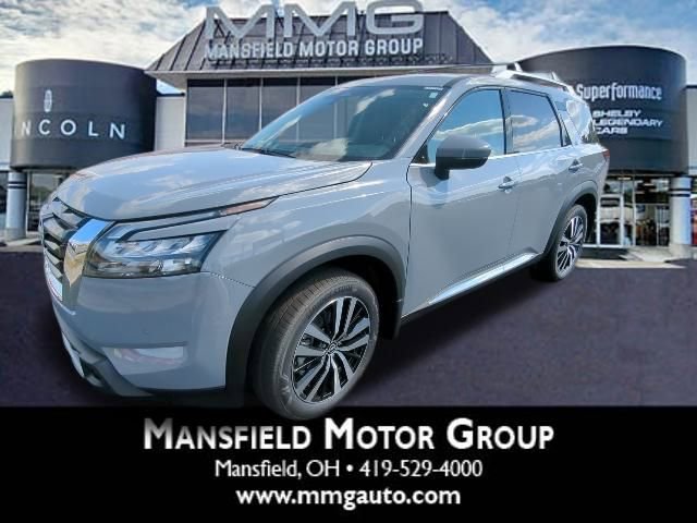 New 2025 Nissan Pathfinder Platinum