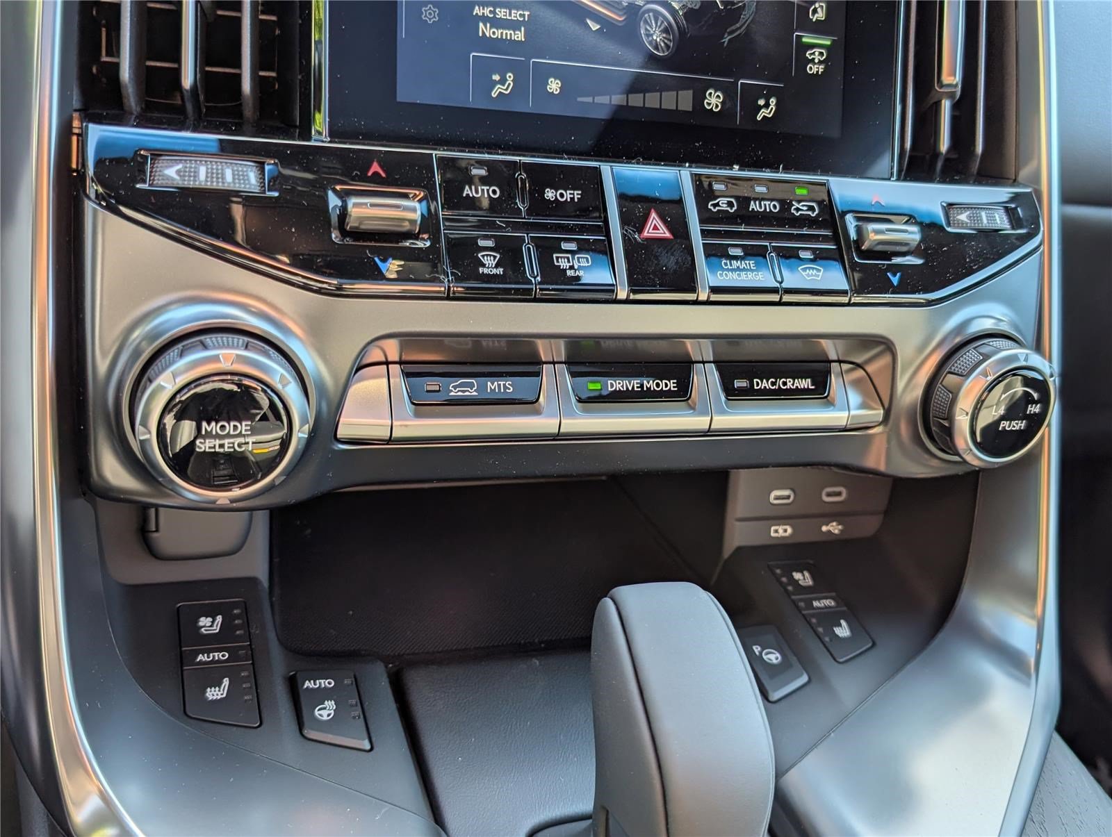 New 2026 Lexus LX 700h Luxury AWD/4WD image 27