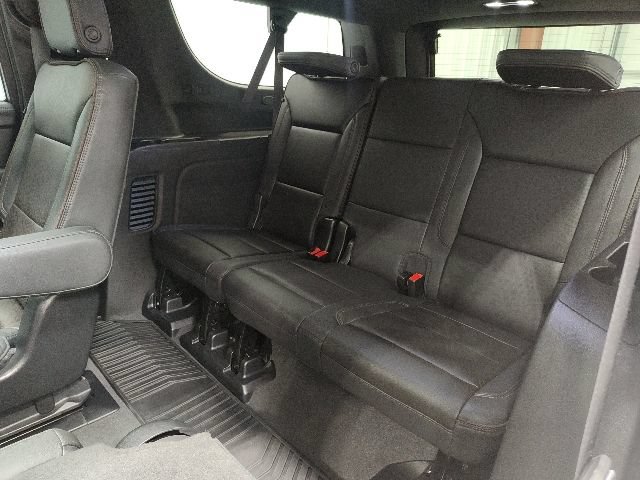 Used 2023 Chevrolet Suburban High Country AWD/4WD image 15
