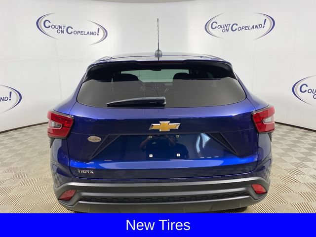 Certified 2024 Chevrolet Trax LS w/ LS Convenience Package FWD image 5