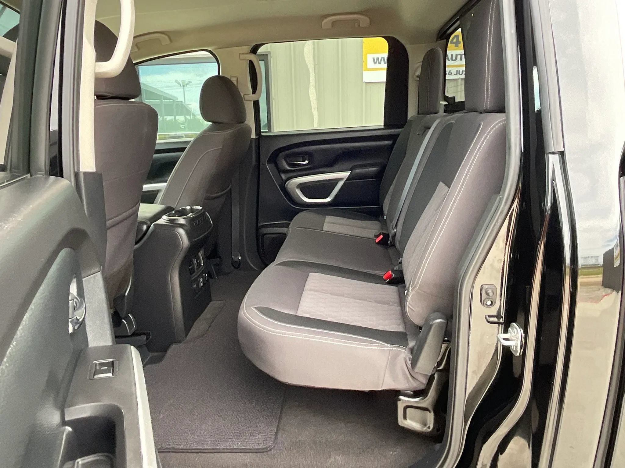 Used 2021 Nissan Titan SV w/ SV Convenience Package AWD/4WD image 17