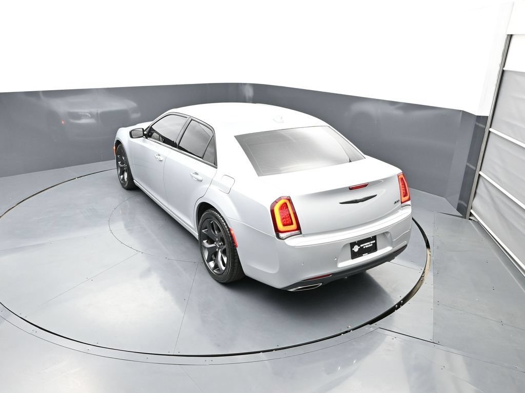 Used 2023 Chrysler 300 Touring w/ Safetytec Plus Group RWD image 38
