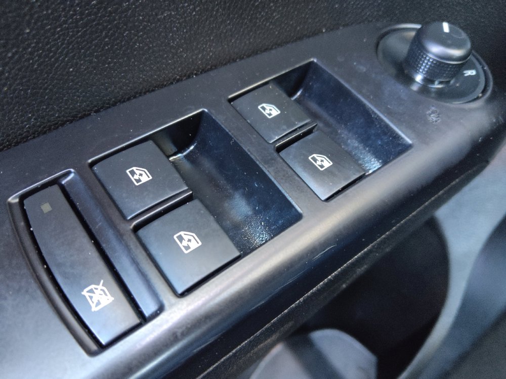 Used 2020 Chevrolet Sonic LT image 27