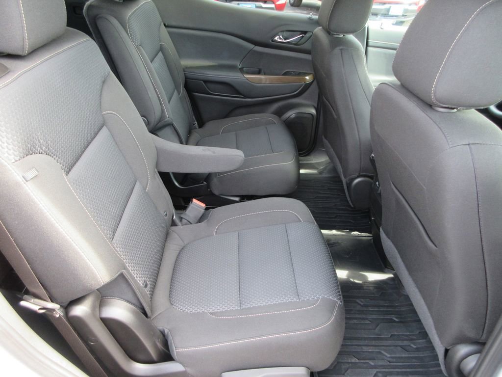 Used 2023 GMC Acadia SLE w/ Driver Convenience Package image 18