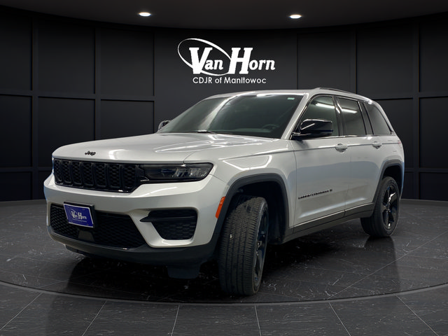 Used 2023 Jeep Grand Cherokee Altitude AWD/4WD image 7