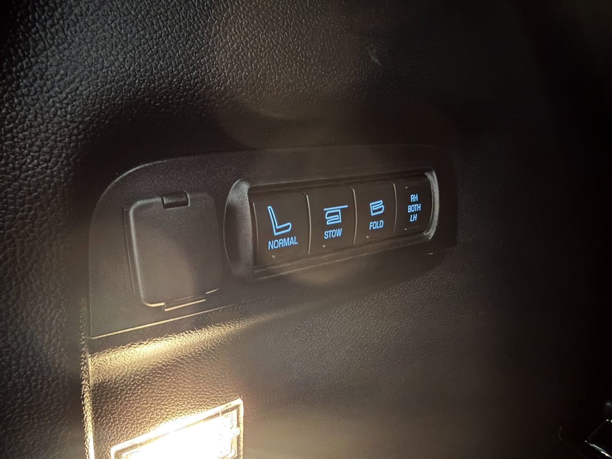 Used 2016 Ford Explorer Limited image 34