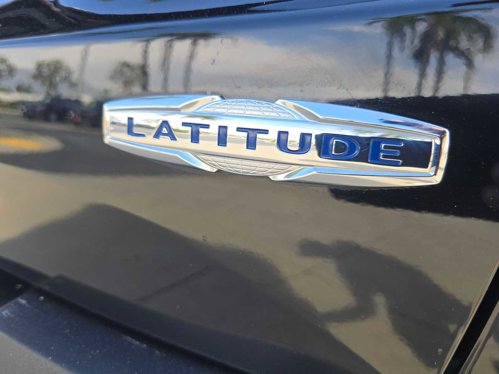 Used 2018 Jeep Renegade Latitude w/ UConnect 8.4 Nav Group image 13