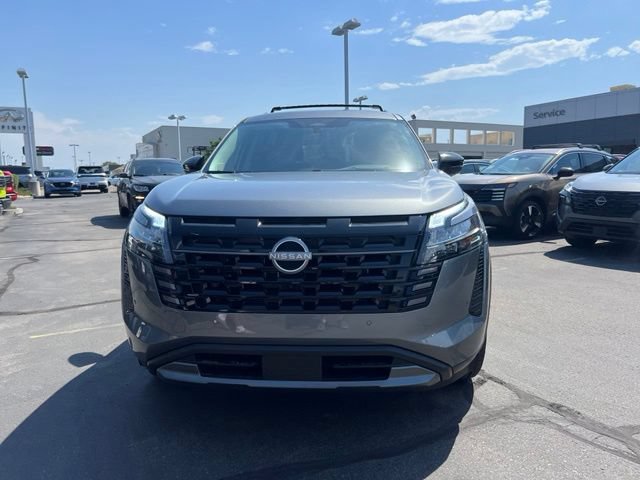 New 2026 Nissan Pathfinder Platinum w/ Cargo Package AWD/4WD image 4