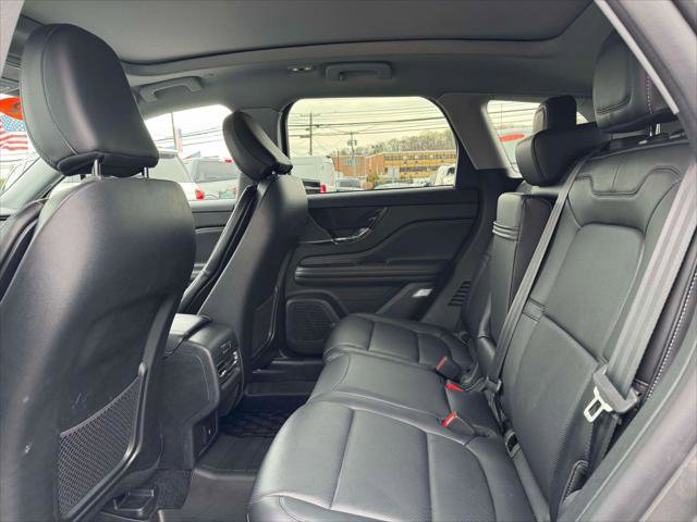 Used 2022 Lincoln Corsair AWD w/ Premium Package image 11