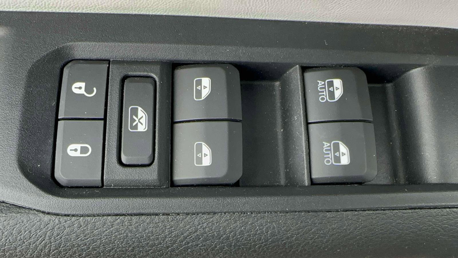 Used 2022 Jeep Compass Limited image 14