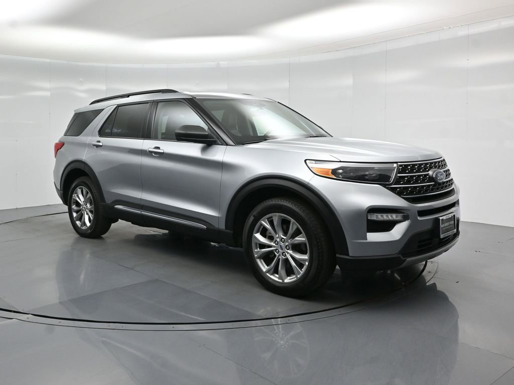 Used 2023 Ford Explorer XLT w/ Equipment Group 202A AWD/4WD image 56