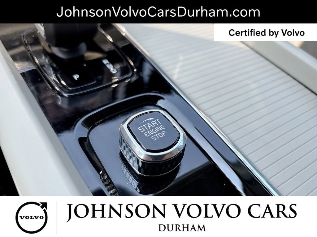Certified 2025 Volvo XC60 B5 Core AWD/4WD image 22