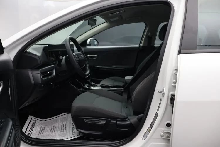 Used 2025 Kia K4 FWD image 14