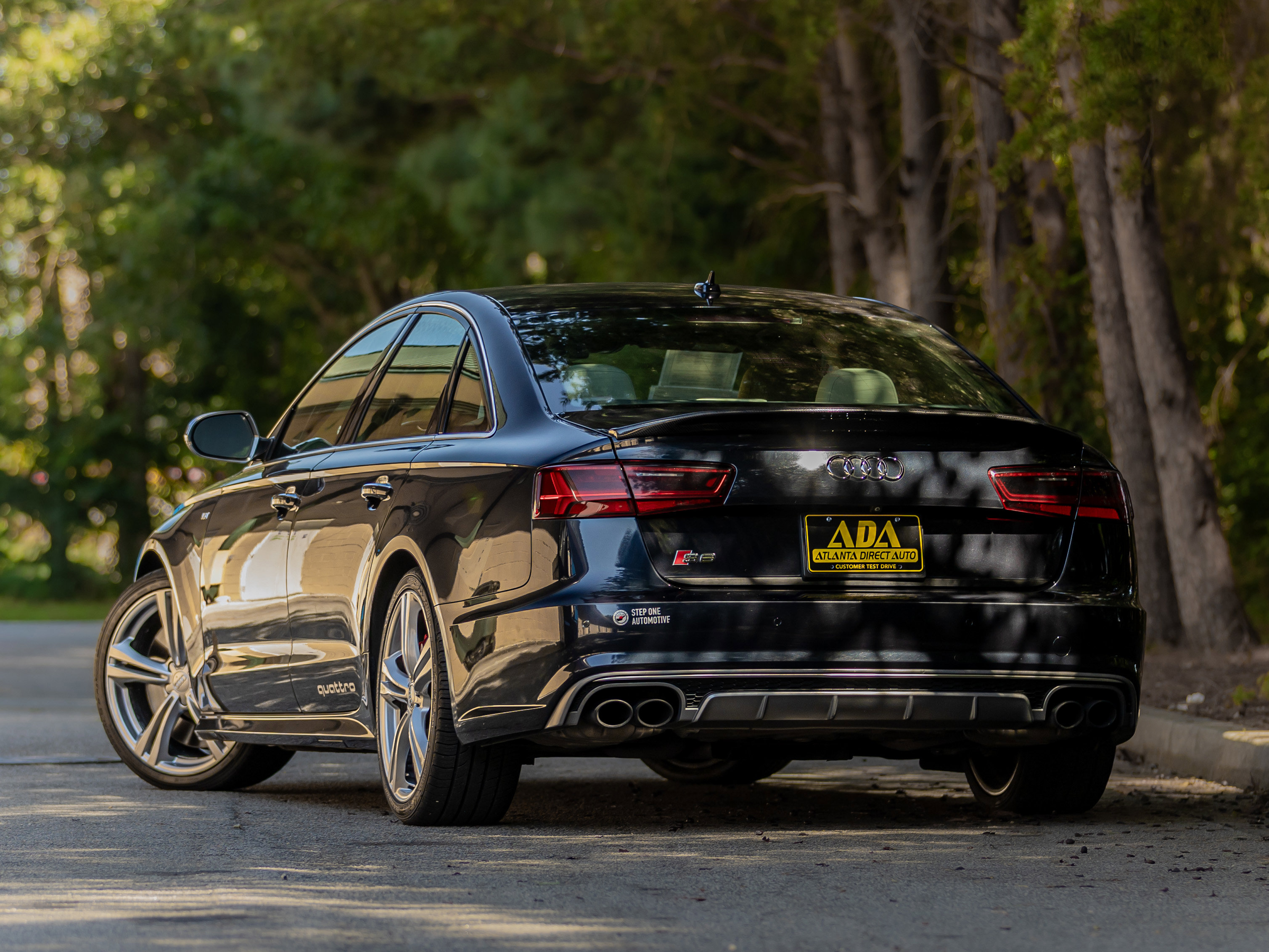 Used 2017 Audi S6 Prestige w/ S6 Sport Package image 3