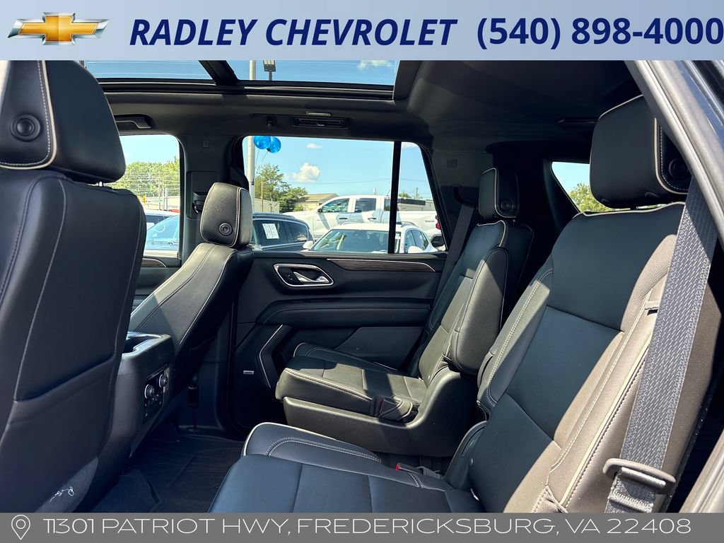 Used 2021 Chevrolet Tahoe Premier w/ Premium Package AWD/4WD image 12