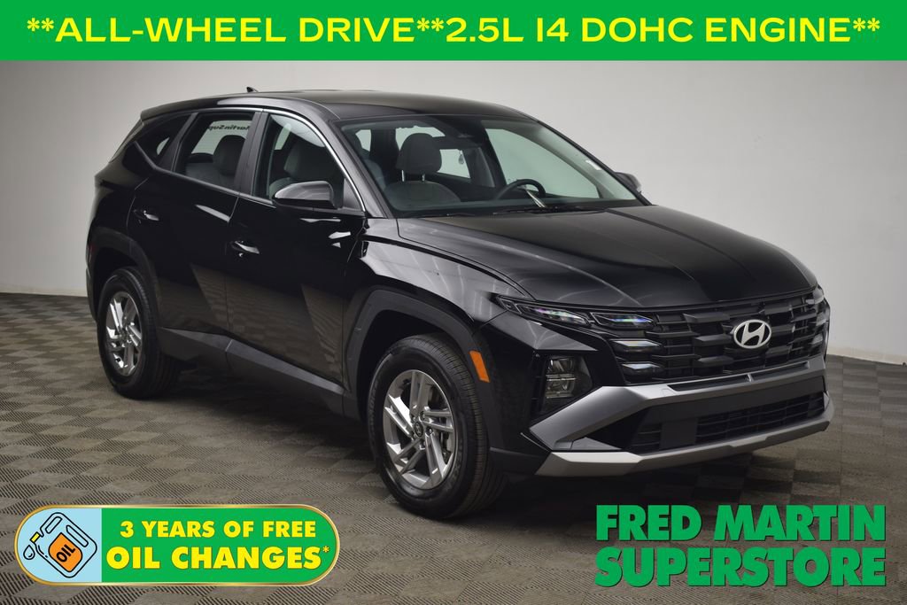Used 2025 Hyundai Tucson SE image 1