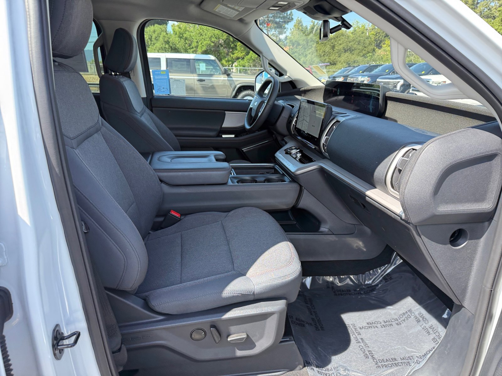 Certified 2025 Ford Expedition Active image 20