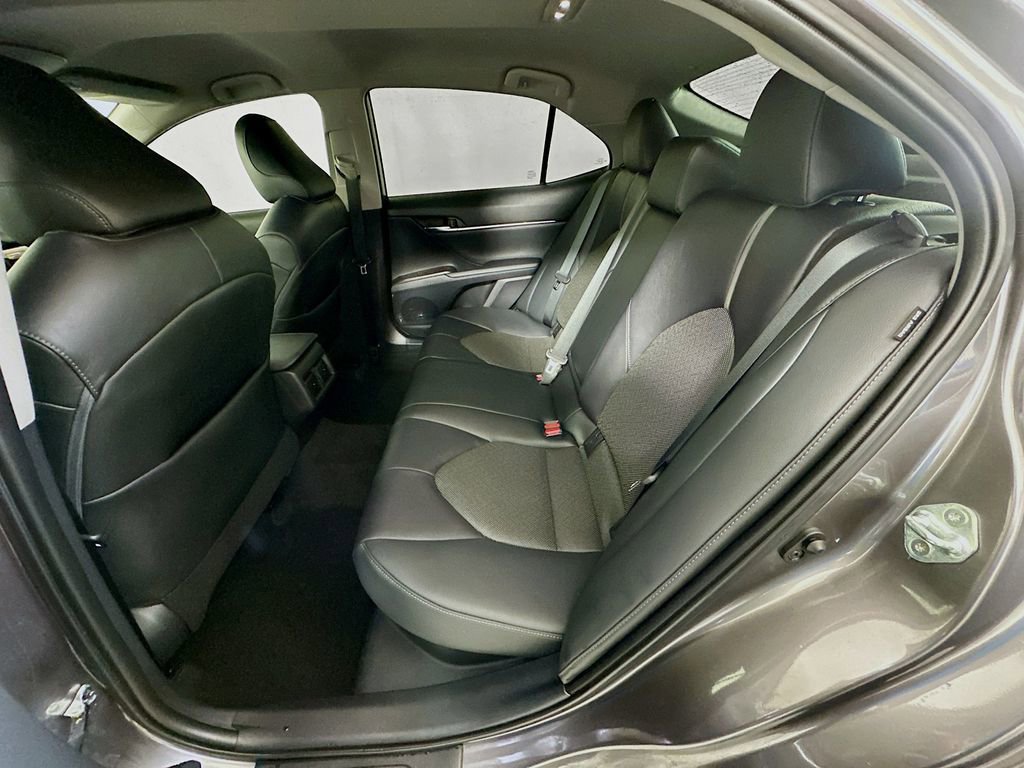 Used 2021 Toyota Camry XLE FWD image 23