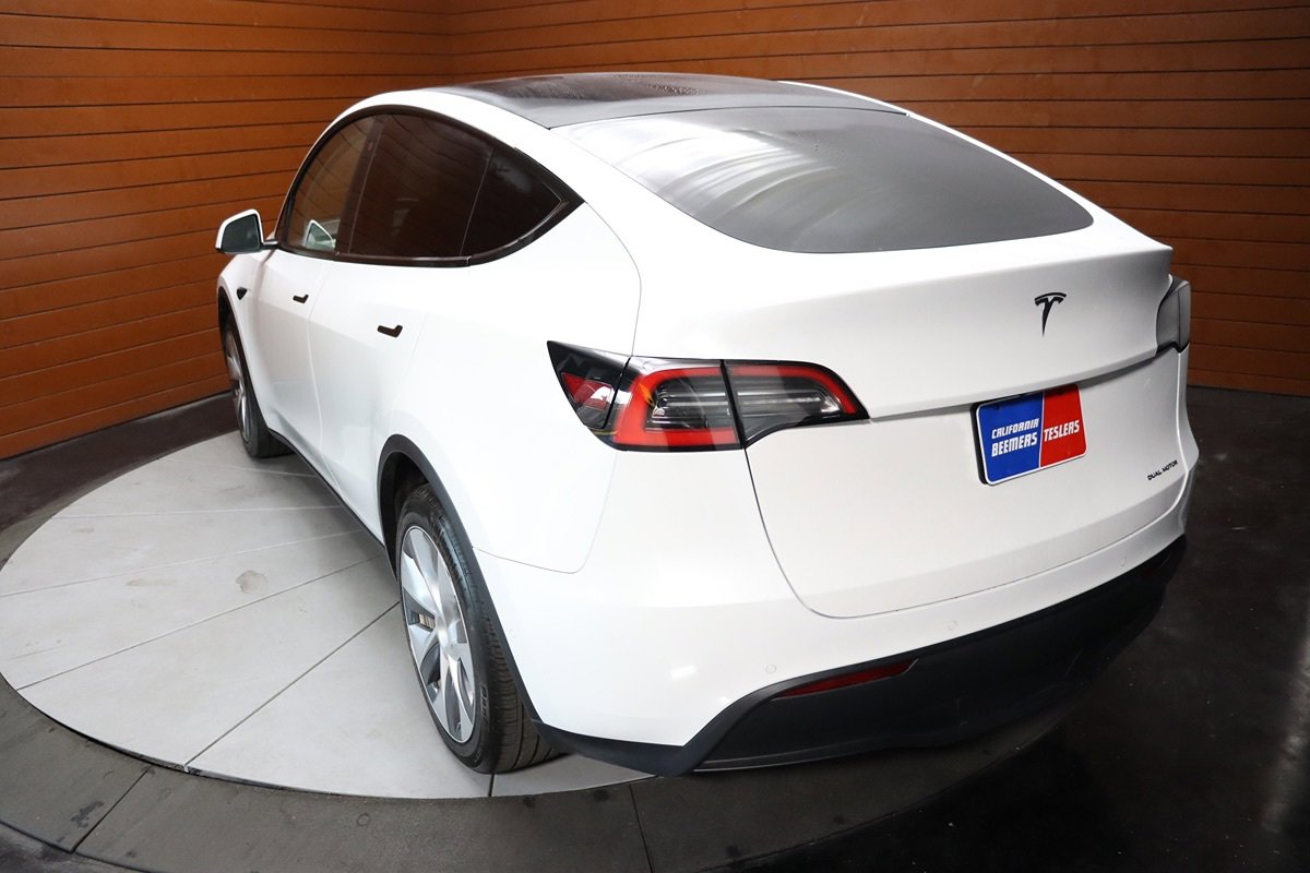 Used 2023 Tesla Model Y Long Range image 10