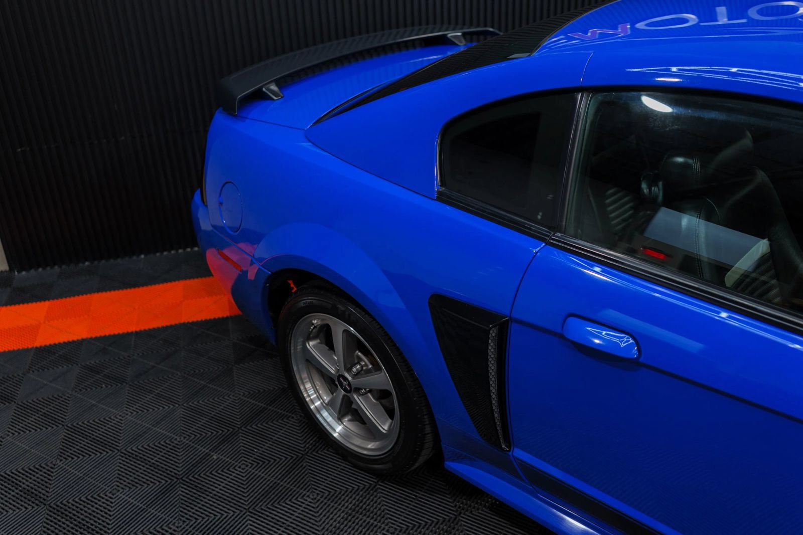 Used 2004 Ford Mustang Mach 1 RWD image 6