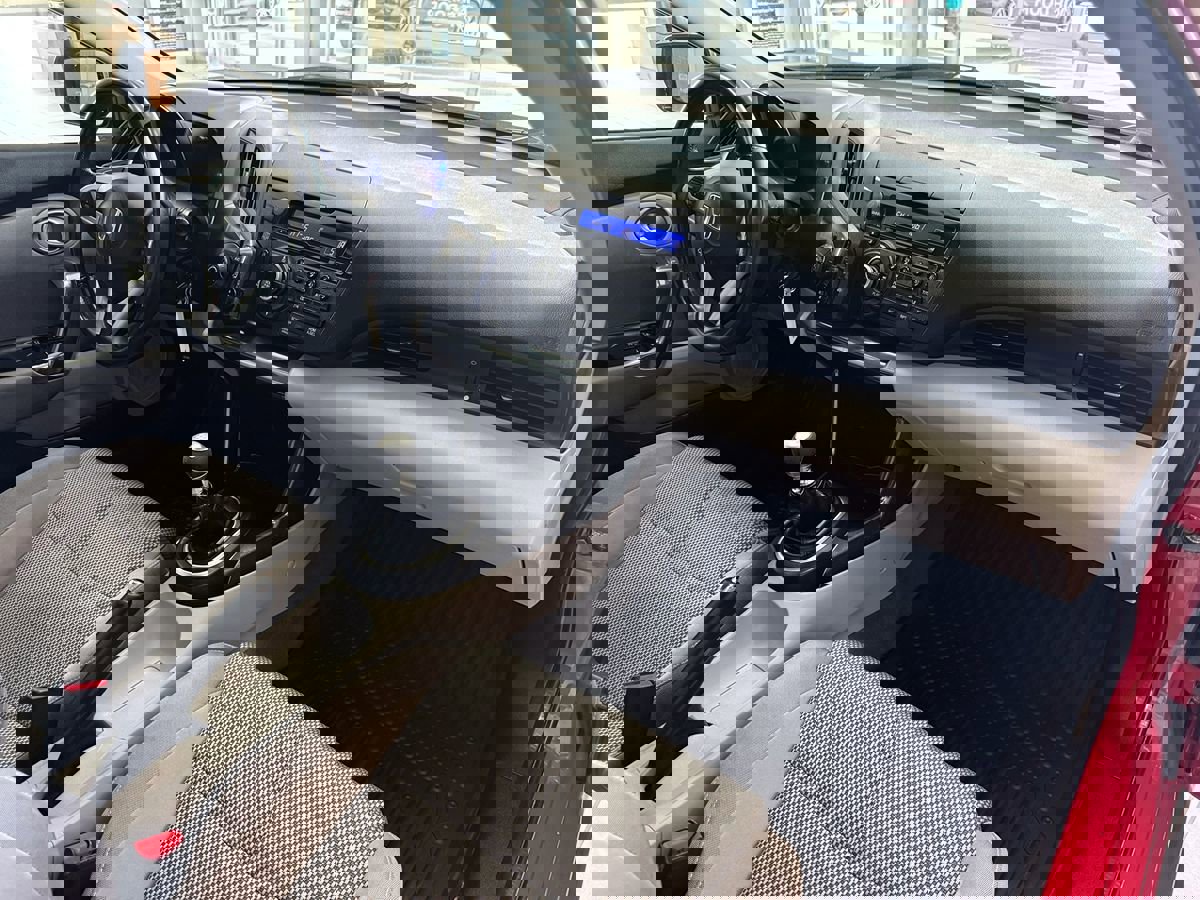 Used 2011 Honda CR-Z EX image 21