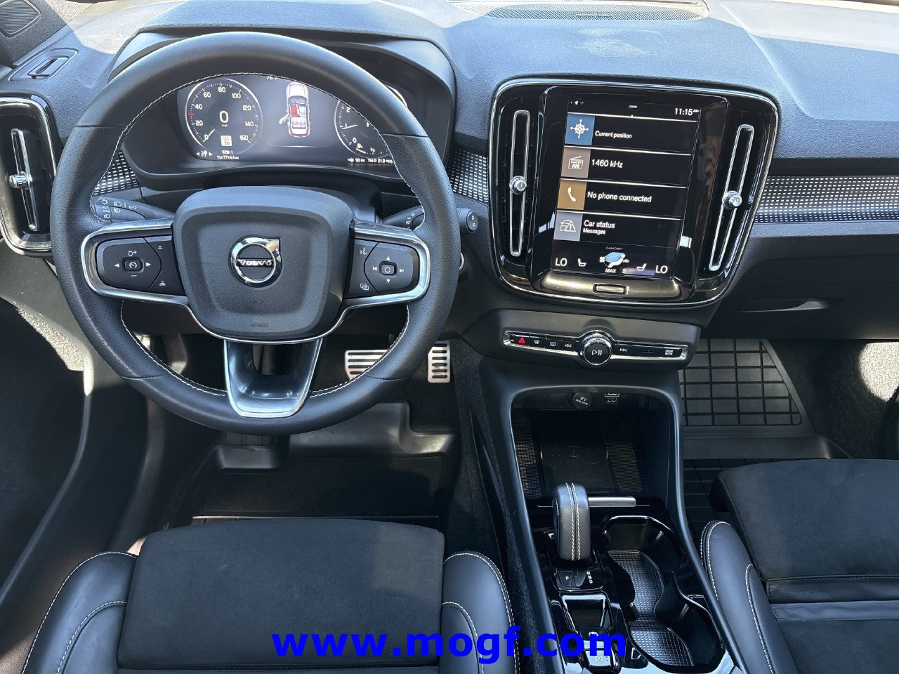 Used 2021 Volvo XC40 T4 R-Design w/ Advanced Package FWD image 2