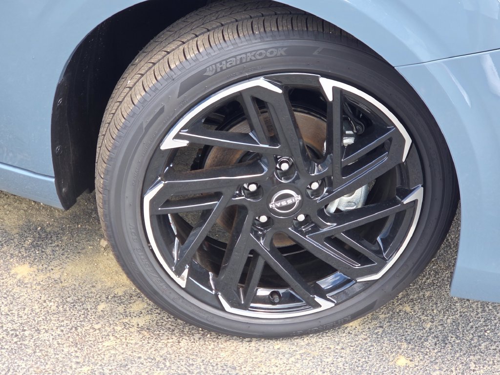 New 2026 Nissan Sentra SR w/ SR Premium Package FWD image 19