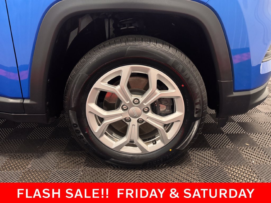 Used 2024 Jeep Compass Latitude AWD/4WD image 19