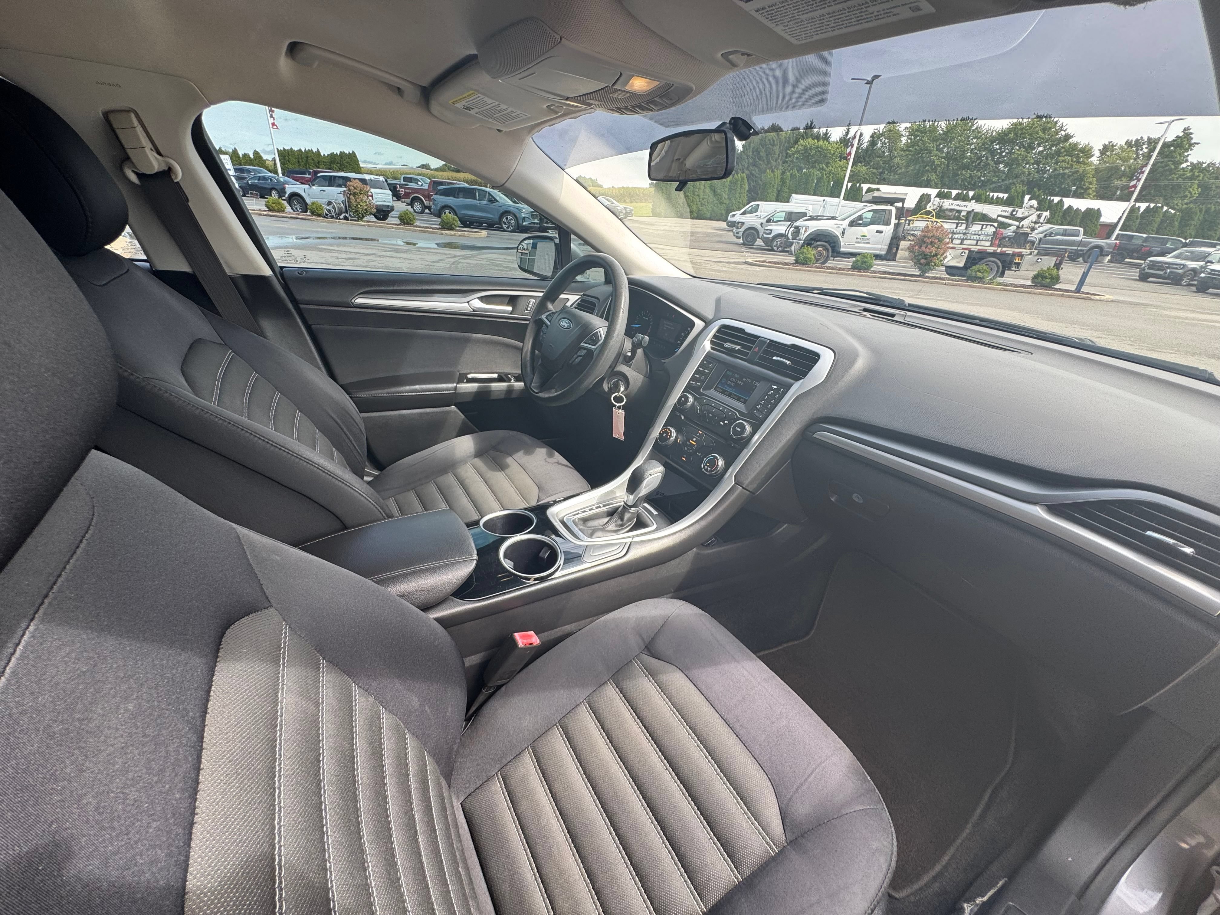 Used 2014 Ford Fusion SE FWD image 9