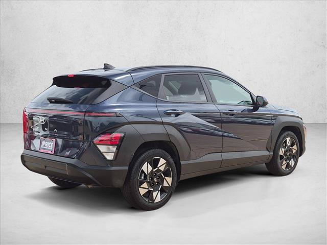 Used 2025 Hyundai Kona SEL FWD image 5